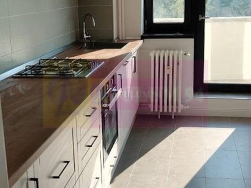 Vanzare apartament de 3 camere in zona Unirii-Splaiul Unirii